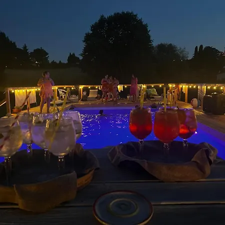 Osteria Del Cavaliere E Maneggio Lägenhet *