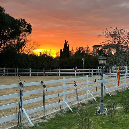 Osteria Del Cavaliere E Maneggio Lägenhet *