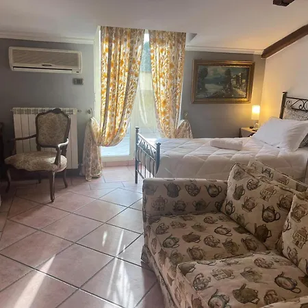 Lägenhet Osteria Del Cavaliere E Maneggio *