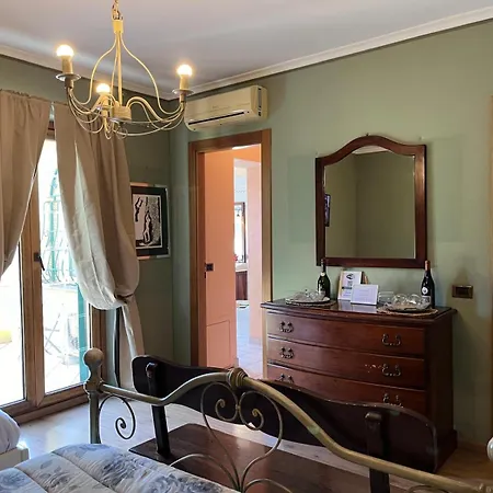 Lägenhet Osteria Del Cavaliere E Maneggio *