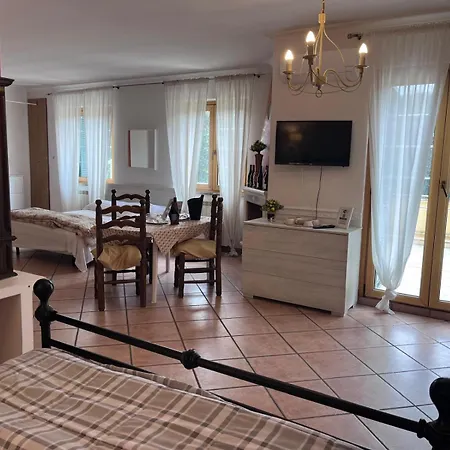 Lägenhet Osteria Del Cavaliere E Maneggio *