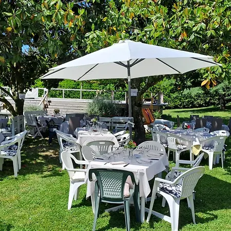 Lägenhet Osteria Del Cavaliere E Maneggio *