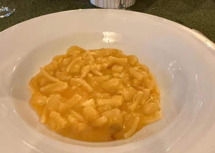 Osteria Del Cavaliere B&B E Maneggio * Сакрофано