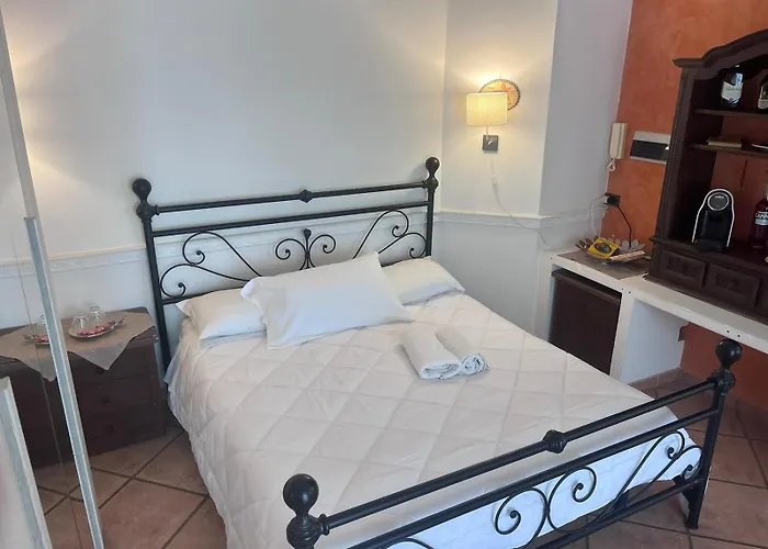 Osteria Del Cavaliere B&B E Maneggio Сакрофано